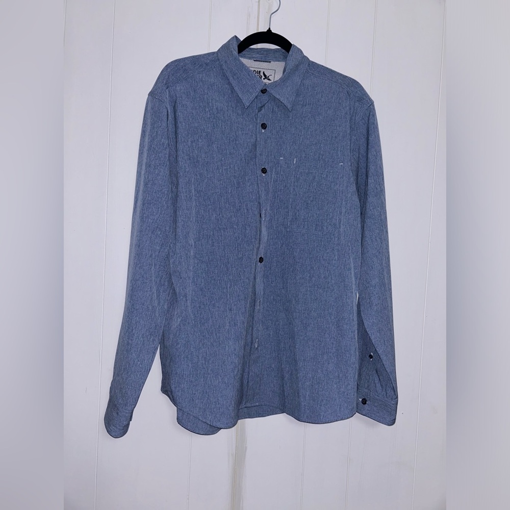 Eddie Bauer Men's Long Sleeve Blue Button-Up Shirt, size Large